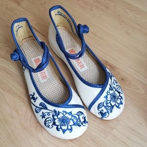 Asian Style flats size 5.5 to 6